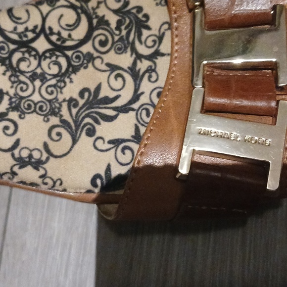 Micheal Korrs Sandals - Picture 6 of 9